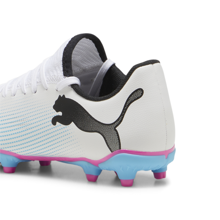 Zapatos de fútbol PUMA Future 7 Play FG/AG para jóvenes