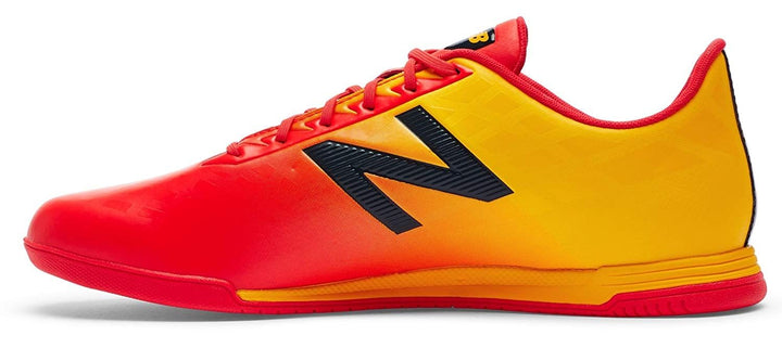 Botas de fútbol sala New Balance Furon 4.0 Dispatch IN para hombre Flame/Azteca Gold