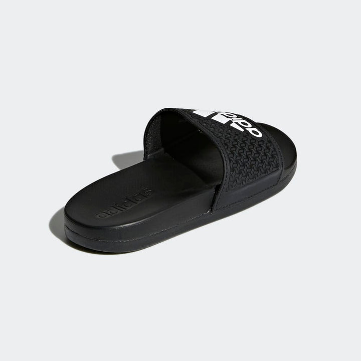 Chanclas adidas Adilette Comfort para niños, color negro y blanco