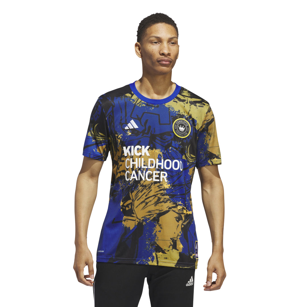 Camiseta adidas MLS Charlotte FC Kick contra el cáncer infantil 