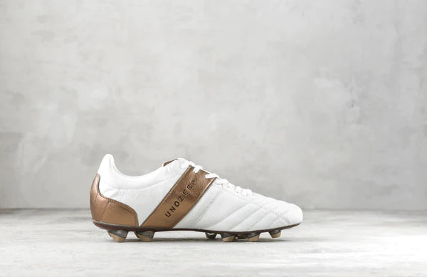 Botas de fútbol para superficies firmes Unozero FG Modelo 1.0 Blanco